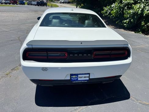 Used 2018 Dodge Challenger SXT Plus RWD image 4