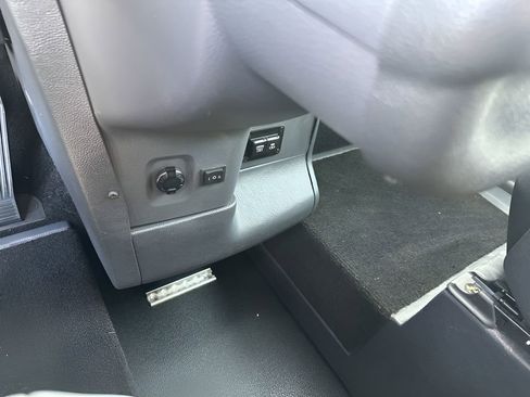 Used 2024 Toyota Sienna XLE w/ XLE Plus Package image 40