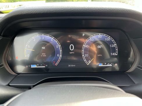 Used 2025 Jeep Grand Cherokee Laredo X AWD/4WD image 36