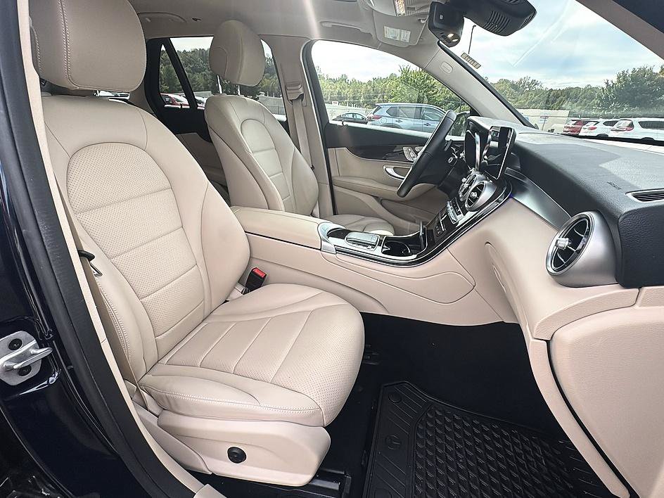Used 2022 Mercedes-Benz GLC 300 image 25