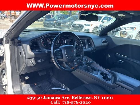 Used 2023 Dodge Challenger SXT image 21