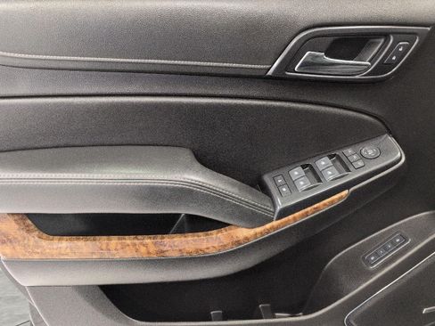 Used 2019 Chevrolet Suburban Premier AWD/4WD image 28