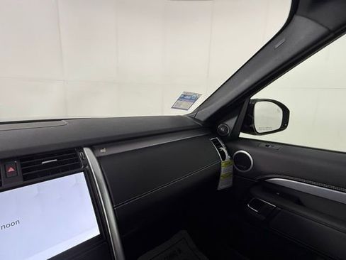 Certified 2025 Land Rover Discovery Dynamic SE image 21