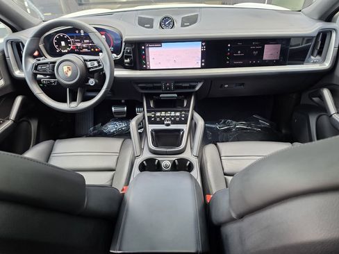 Certified 2026 Porsche Cayenne S AWD/4WD image 11