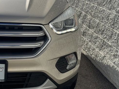 Used 2017 Ford Escape Titanium image 5