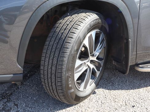 Used 2022 Toyota Highlander XLE image 18