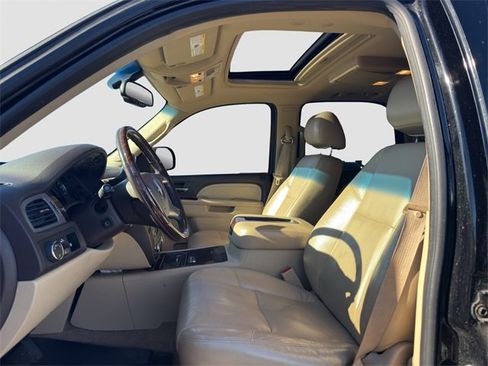 Used 2011 GMC Yukon Denali image 9