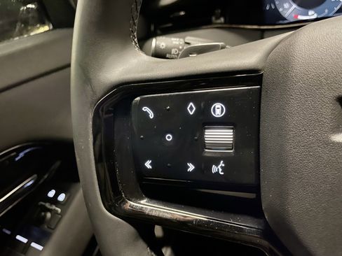 Certified 2024 Land Rover Range Rover Evoque Dynamic SE image 23