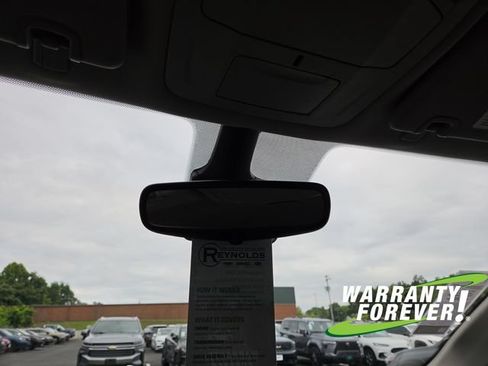 Used 2023 Chrysler Pacifica Touring-L FWD image 12