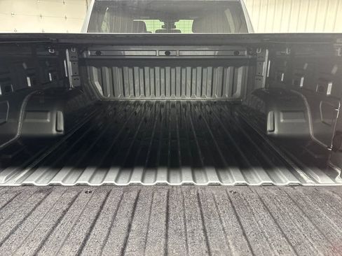 Used 2025 Chevrolet Silverado 1500 Custom image 13