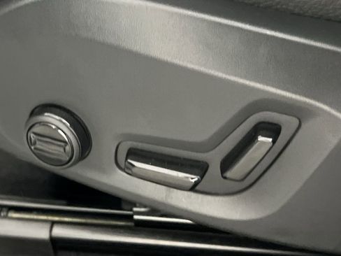 Certified 2025 Volvo XC60 B5 Plus image 15