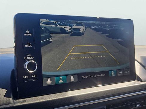 Certified 2025 Honda Pilot Touring image 16