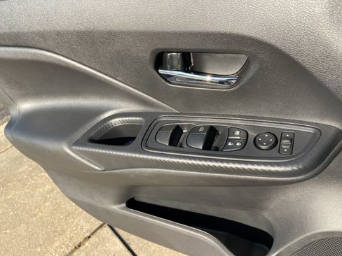 Used 2025 Nissan Versa SV w/ Trunk Package FWD image 45