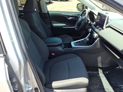 Used 2023 Toyota RAV4 XLE FWD image 10