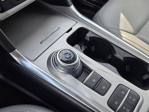 Used 2021 Ford Explorer XLT w/ Equipment Group 202A image 9