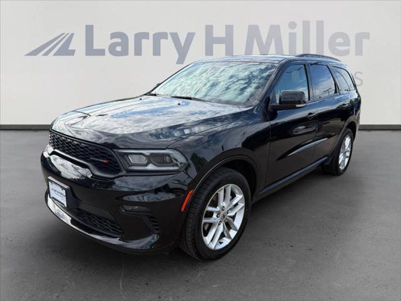 Certified 2023 Dodge Durango GT image 1