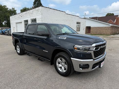 Used 2025 RAM 1500 Big Horn AWD/4WD image 3