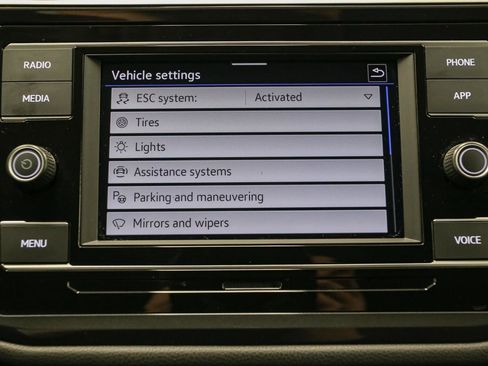 Certified 2024 Volkswagen Tiguan S image 29