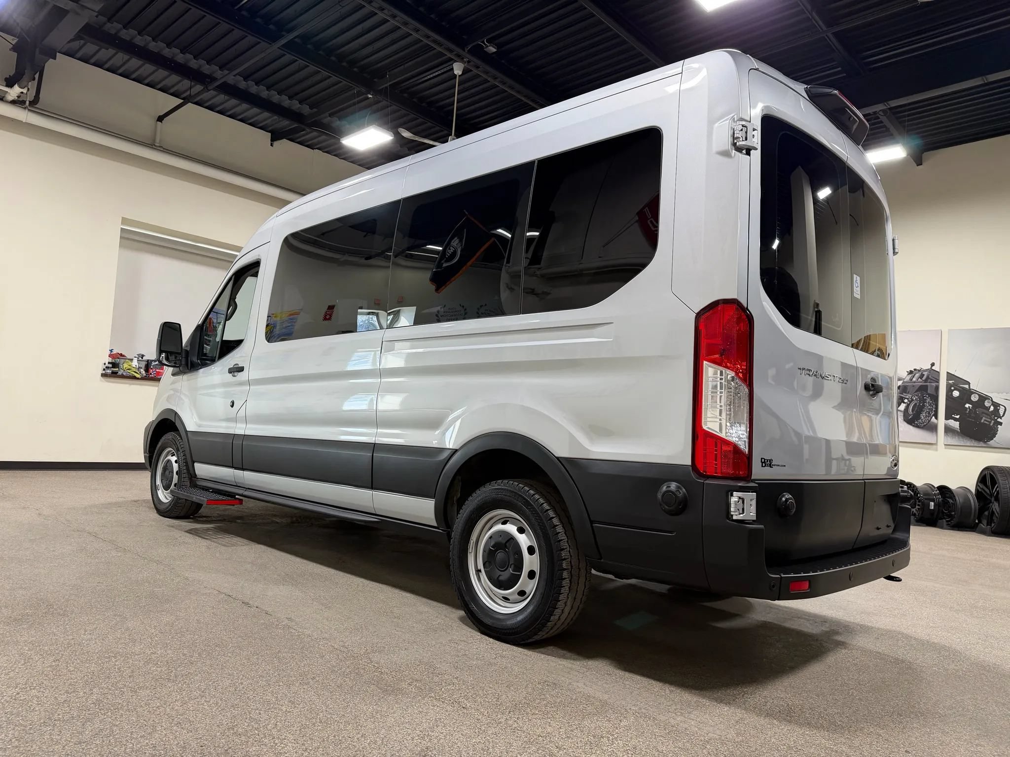 Used 2020 Ford Transit 250 Medium Roof RWD image 8
