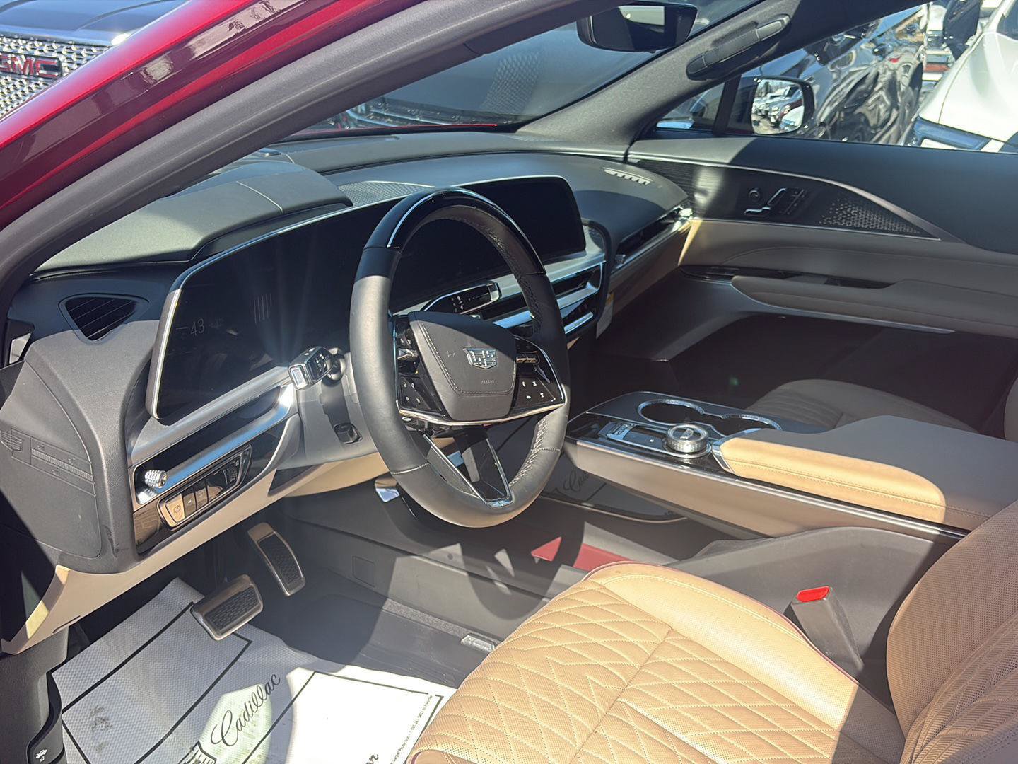 Used 2026 Cadillac Lyriq Signature Luxury w/ Nappa Leather Package AWD/4WD image 24
