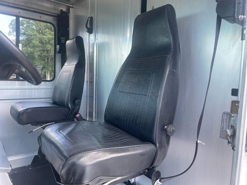 Used 2016 Ford E-350 and Econoline 350 Super Duty w/ A/C Prep Package RWD image 12