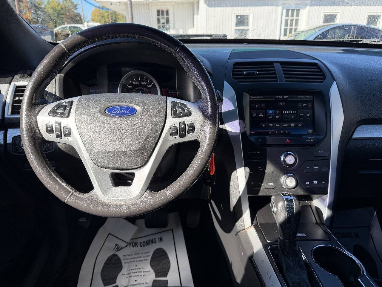 Used 2015 Ford Explorer XLT w/ Equipment Group 202A AWD/4WD image 14