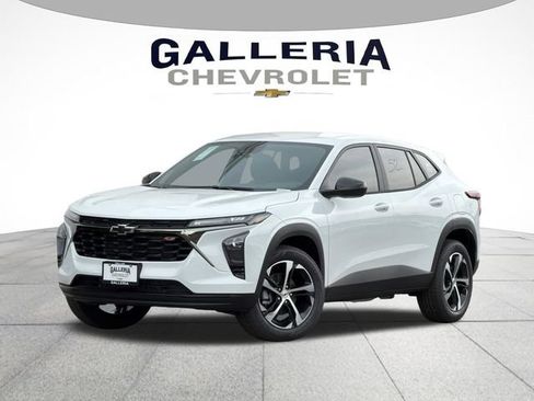 New 2026 Chevrolet Trax RS FWD image 2
