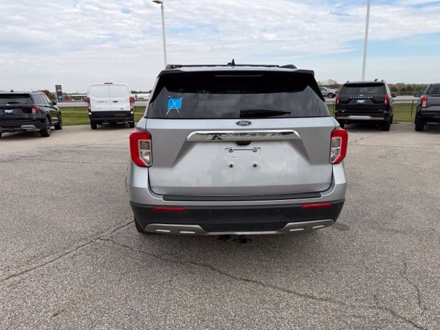 Used 2023 Ford Explorer XLT w/ Equipment Group 202A AWD/4WD image 13