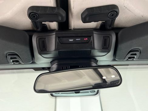 Used 2025 Jeep Wrangler Unlimited Sahara AWD/4WD image 61