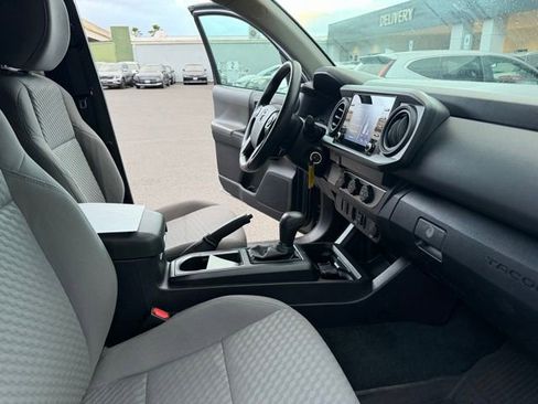 Used 2022 Toyota Tacoma SR RWD image 15
