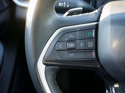 Used 2023 Jeep Grand Cherokee Altitude image 20