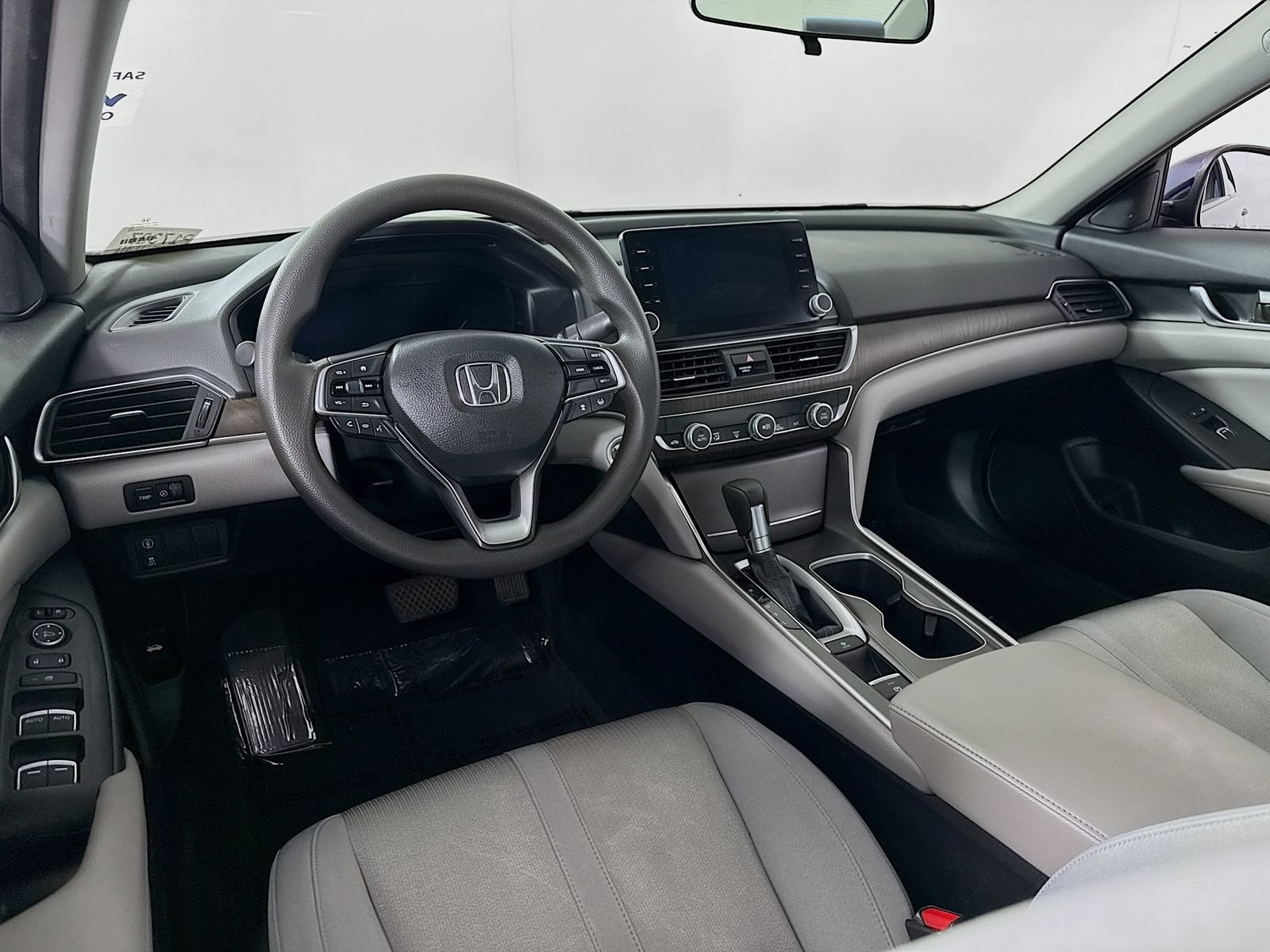 Used 2018 Honda Accord EX image 19