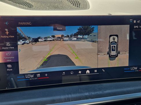 Used 2026 BMW X5 xDrive40i w/ M Sport Package image 18