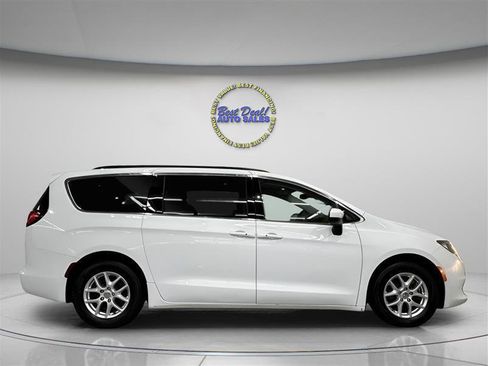 Used 2020 Chrysler Voyager Lxi FWD image 7