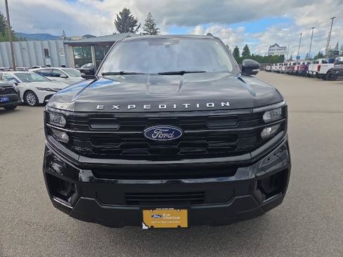 Certified 2025 Ford Expedition Active AWD/4WD image 2