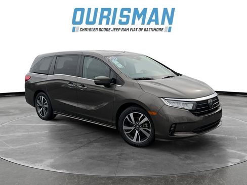 Used 2023 Honda Odyssey Touring image 1