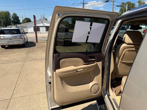 Used 2007 GMC Yukon XL Denali AWD/4WD image 12