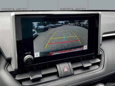 Used 2025 Toyota RAV4 XLE FWD image 16