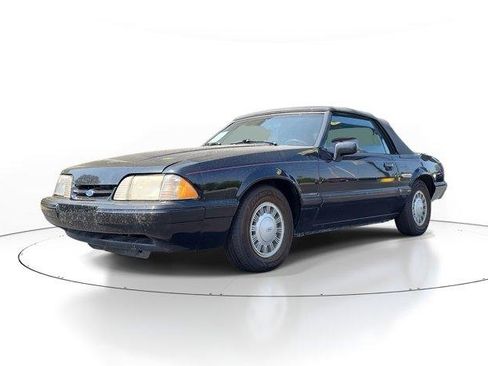Used 1988 Ford Mustang LX image 2