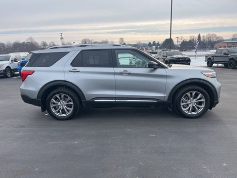 Used 2022 Ford Explorer Limited w/ Equipment Group 301A image 4