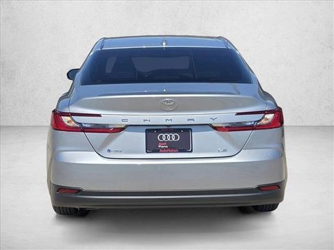 Used 2025 Toyota Camry LE image 4