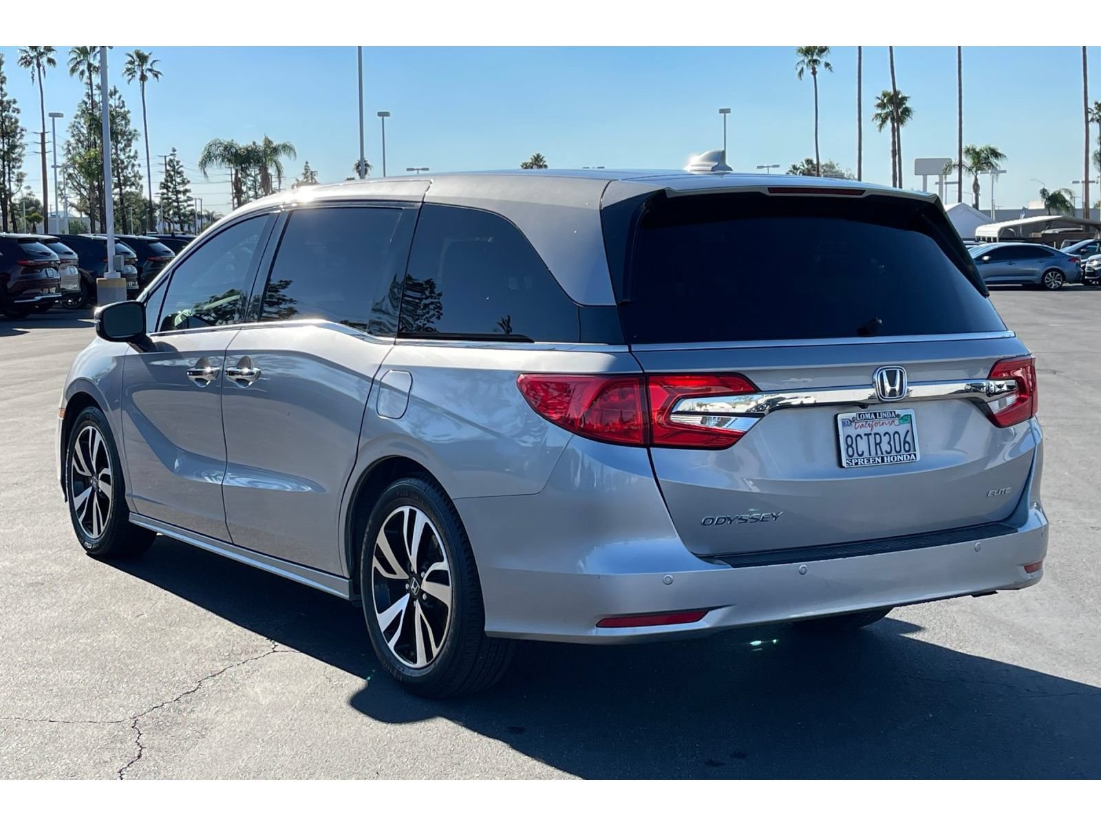 Used 2018 Honda Odyssey Elite image 3