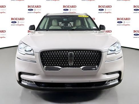 Certified 2022 Lincoln Aviator Reserve w/ Equipment Group 201A AWD/4WD image 2