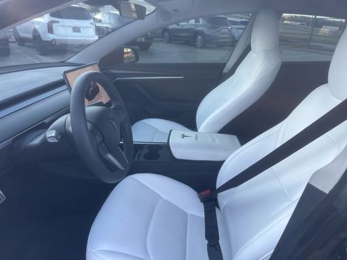 Used 2023 Tesla Model 3 Performance image 9