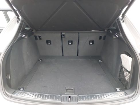 Certified 2024 Porsche Macan S image 14