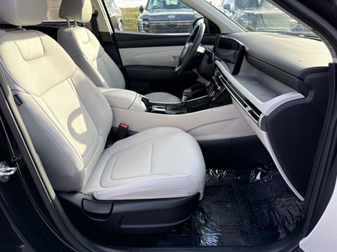 Certified 2025 Hyundai Tucson SEL image 19