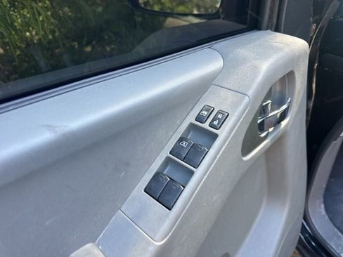 Used 2020 Nissan Frontier SV w/ Midnight Edition Floor Mats image 12