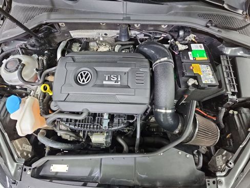 Used 2019 Volkswagen Golf R 4-Door AWD/4WD image 14