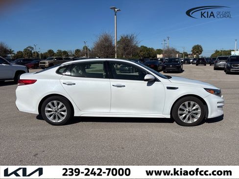 Used 2018 Kia Optima EX w/ Premium Package image 7