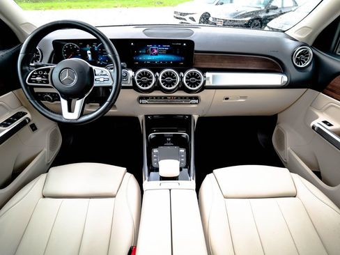 Used 2023 Mercedes-Benz GLB 250 4MATIC image 14